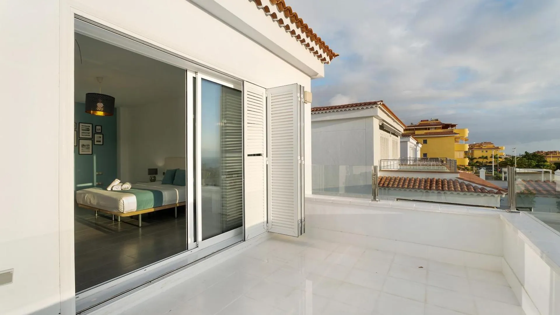 Espectacular Villa Aurora By Paramount Holidays Puerto de Santiago  Spain